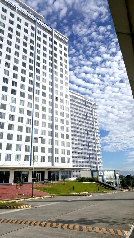 Suite 16 タガイタイ エクステリア 写真